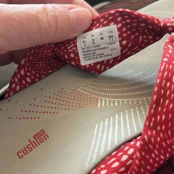 Cloudstepper Clarks Red Flip Flop Sandal Size 9 - Picture 6 of 6